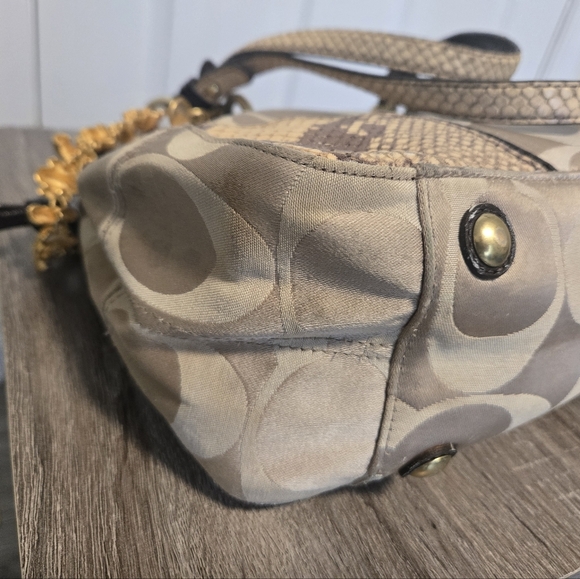 Coach Purse Faux Snakeskin details - Picture 8 of 17